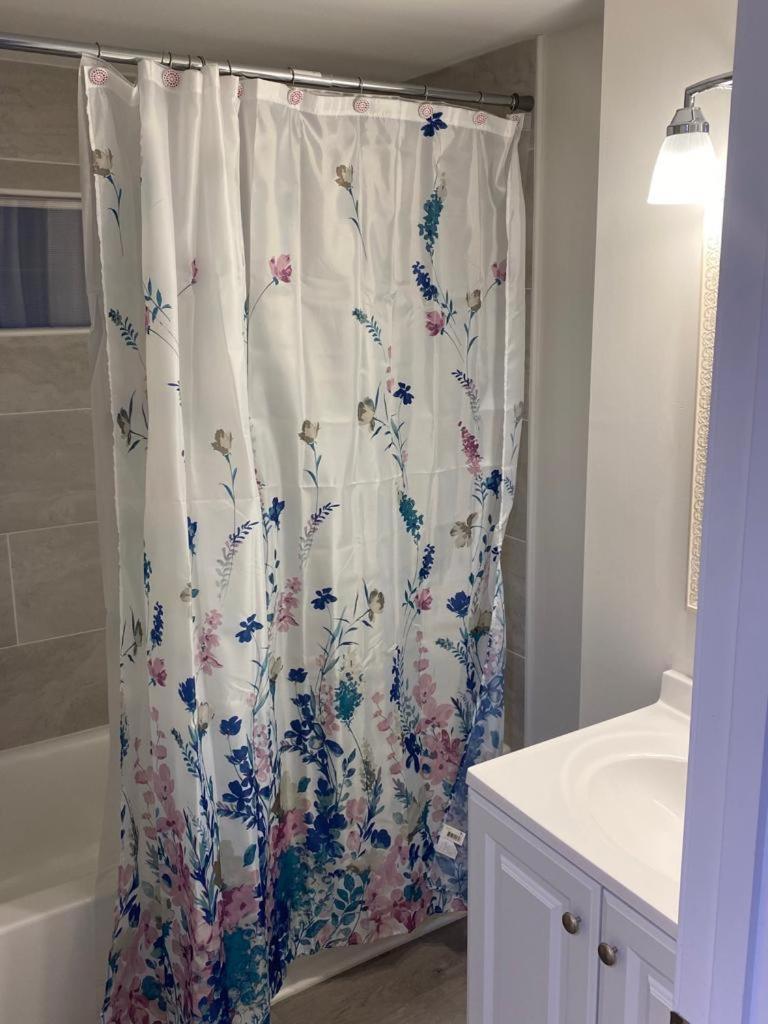 שרלוט Emmar Blue & Fishing Lake מראה חיצוני תמונה